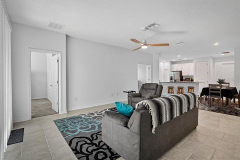 House in Edgewater, Florida 4 bedrooms, 193.42 sq.m. № 2134801 - photo 15
