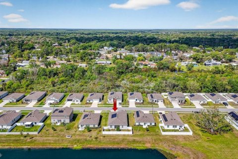 House in Edgewater, Florida 4 bedrooms, 193.42 sq.m. № 2134801 - photo 30
