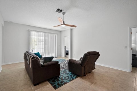 House in Edgewater, Florida 4 bedrooms, 193.42 sq.m. № 2134801 - photo 13