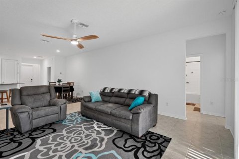 House in Edgewater, Florida 4 bedrooms, 193.42 sq.m. № 2134801 - photo 3