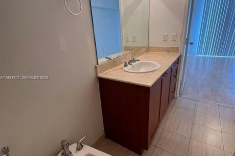 Condo in Miami, Florida, 1 bedroom  № 2065854 - photo 8