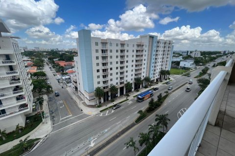 Condo in Miami, Florida, 1 bedroom  № 2065854 - photo 15