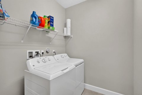 House in Port St. Lucie, Florida 2 bedrooms, 148.55 sq.m. № 2261018 - photo 24