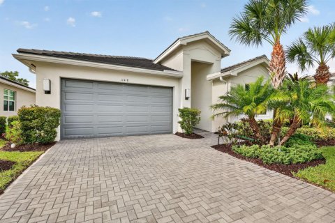 House in Port St. Lucie, Florida 2 bedrooms, 148.55 sq.m. № 2261018 - photo 2