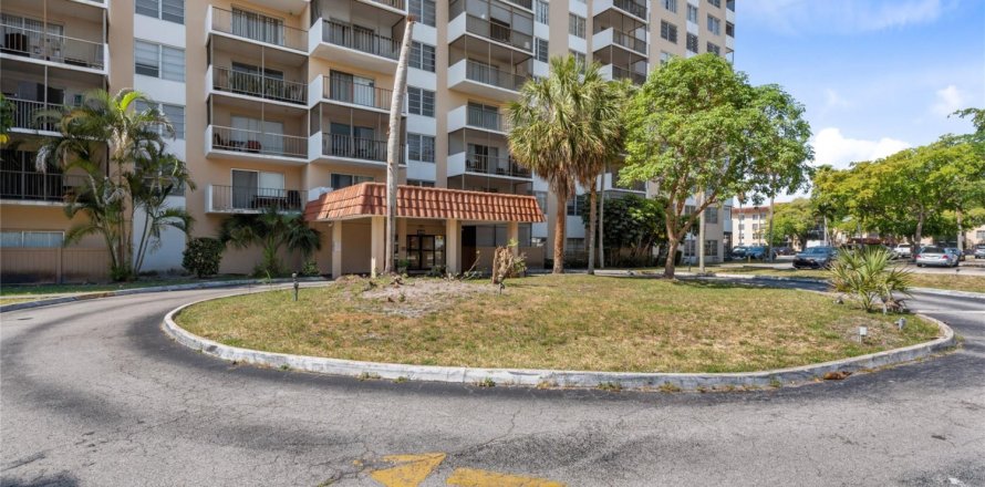 Condominio en Lauderhill, Florida, 2 dormitorios № 1175270