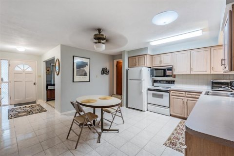 Villa ou maison à vendre à Clearwater, Floride: 3 chambres, 138.52 m2 № 1908824 - photo 7