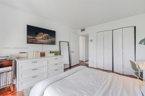 Condominio en venta en Pembroke Pines, Florida, 2 dormitorios, 108.32 m2 № 2008864 - foto 15