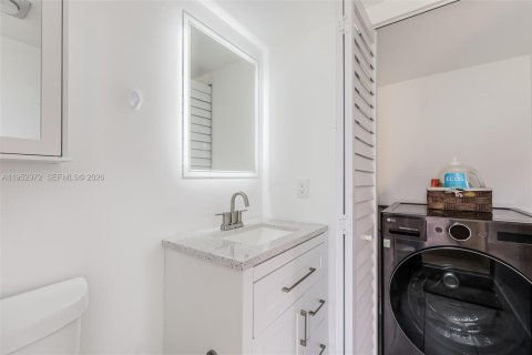 Condominio en venta en Pembroke Pines, Florida, 2 dormitorios, 108.32 m2 № 2008864 - foto 24