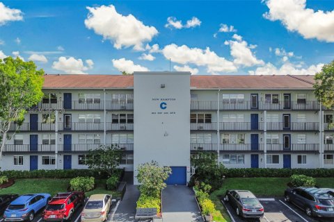 Condominio en venta en Pembroke Pines, Florida, 2 dormitorios, 108.32 m2 № 2008864 - foto 30