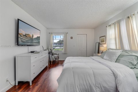 Condominio en venta en Pembroke Pines, Florida, 2 dormitorios, 108.32 m2 № 2008864 - foto 19