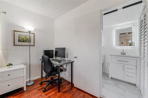 Condominio en venta en Pembroke Pines, Florida, 2 dormitorios, 108.32 m2 № 2008864 - foto 22