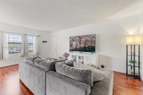 Condominio en venta en Pembroke Pines, Florida, 2 dormitorios, 108.32 m2 № 2008864 - foto 4