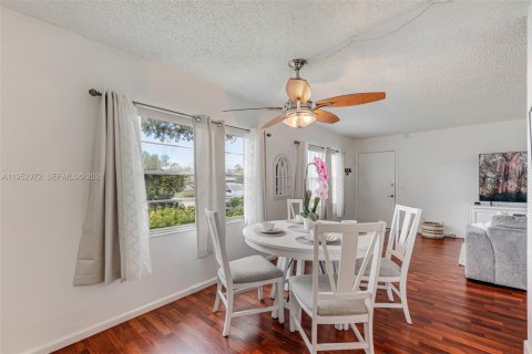 Condominio en venta en Pembroke Pines, Florida, 2 dormitorios, 108.32 m2 № 2008864 - foto 8