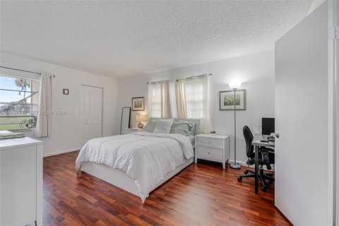 Condominio en venta en Pembroke Pines, Florida, 2 dormitorios, 108.32 m2 № 2008864 - foto 18