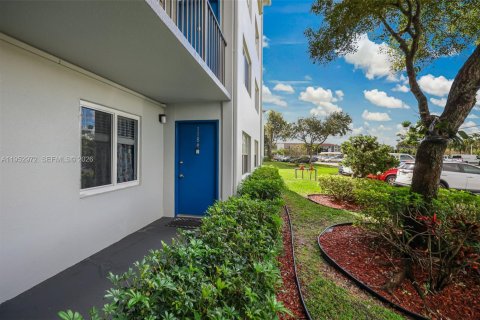 Condominio en venta en Pembroke Pines, Florida, 2 dormitorios, 108.32 m2 № 2008864 - foto 28