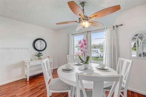 Condominio en venta en Pembroke Pines, Florida, 2 dormitorios, 108.32 m2 № 2008864 - foto 7