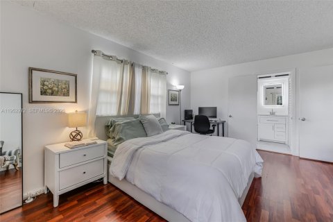 Condominio en venta en Pembroke Pines, Florida, 2 dormitorios, 108.32 m2 № 2008864 - foto 20