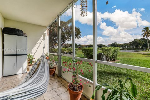 Condominio en venta en Pembroke Pines, Florida, 2 dormitorios, 108.32 m2 № 2008864 - foto 26
