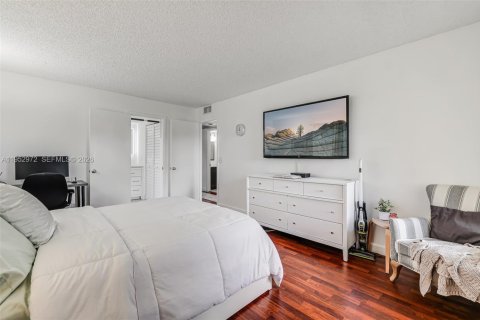 Condominio en venta en Pembroke Pines, Florida, 2 dormitorios, 108.32 m2 № 2008864 - foto 21