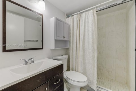 Condominio en venta en Pembroke Pines, Florida, 2 dormitorios, 108.32 m2 № 2008864 - foto 17