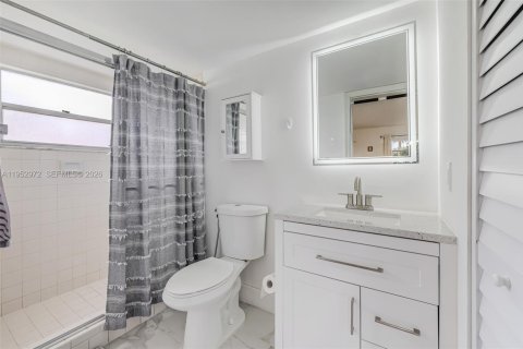 Condominio en venta en Pembroke Pines, Florida, 2 dormitorios, 108.32 m2 № 2008864 - foto 23