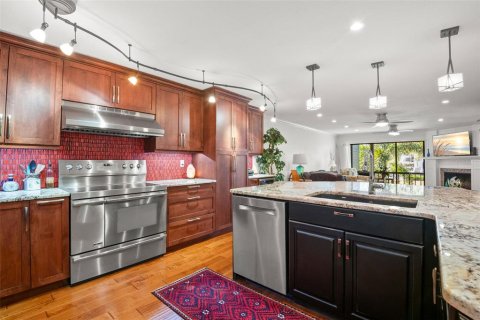 Condominio en venta en Tarpon Springs, Florida, 3 dormitorios, 276.85 m2 № 2121688 - foto 16