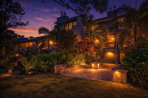 Condominio en venta en Tarpon Springs, Florida, 3 dormitorios, 276.85 m2 № 2121688 - foto 2