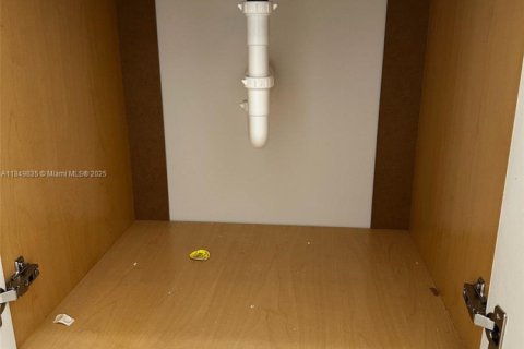 Propiedad comercial en venta en Miami, Florida, 181.07 m2 № 1857193 - foto 25