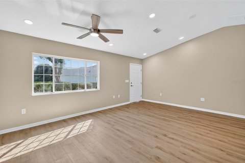 House in Summerfield, Florida 2 bedrooms, 144.37 sq.m. № 2147791 - photo 5