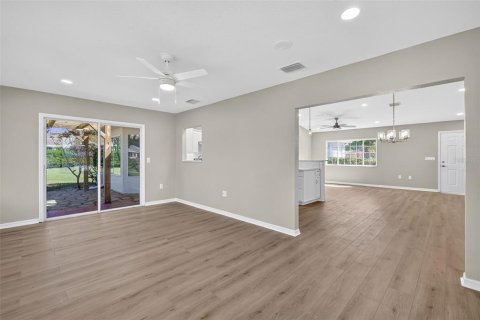 House in Summerfield, Florida 2 bedrooms, 144.37 sq.m. № 2147791 - photo 18