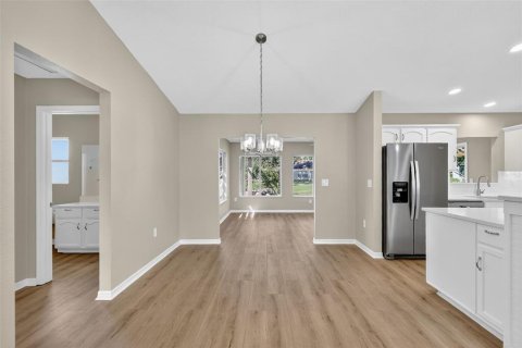 House in Summerfield, Florida 2 bedrooms, 144.37 sq.m. № 2147791 - photo 9