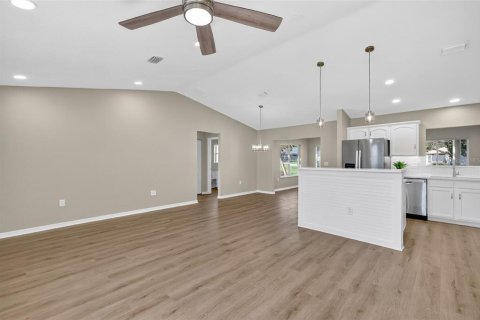 House in Summerfield, Florida 2 bedrooms, 144.37 sq.m. № 2147791 - photo 6