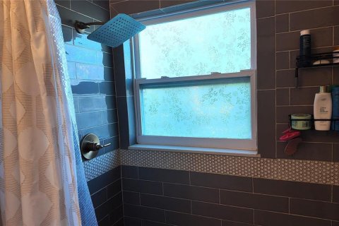 Casa en venta en Tampa, Florida, 3 dormitorios, 106.28 m2 № 2430706 - foto 4