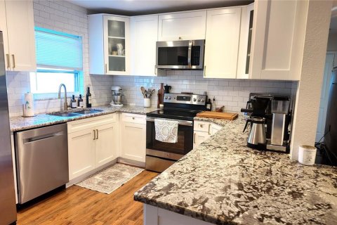 Casa en venta en Tampa, Florida, 3 dormitorios, 106.28 m2 № 2430706 - foto 25