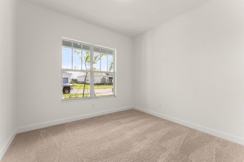 House in Port St. Lucie, Florida 4 bedrooms, 269.42 sq.m. № 2172035 - photo 13