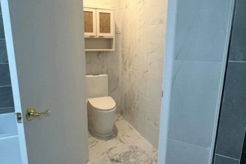 House in West Palm Beach, Florida 4 bedrooms, 195.09 sq.m. № 2244492 - photo 17