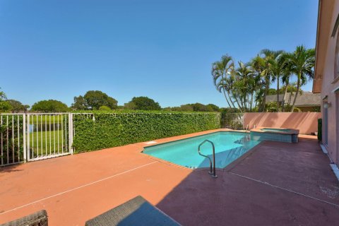 House in West Palm Beach, Florida 4 bedrooms, 195.09 sq.m. № 2244492 - photo 24