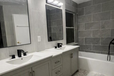 House in West Palm Beach, Florida 4 bedrooms, 195.09 sq.m. № 2244492 - photo 15