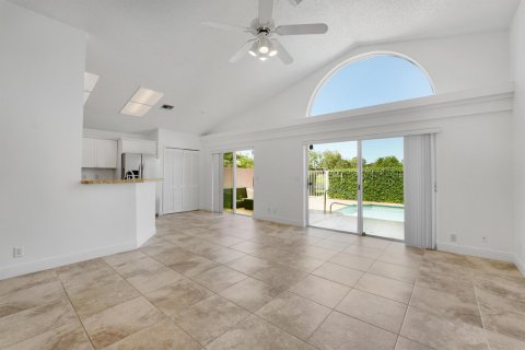 House in West Palm Beach, Florida 4 bedrooms, 195.09 sq.m. № 2244492 - photo 5