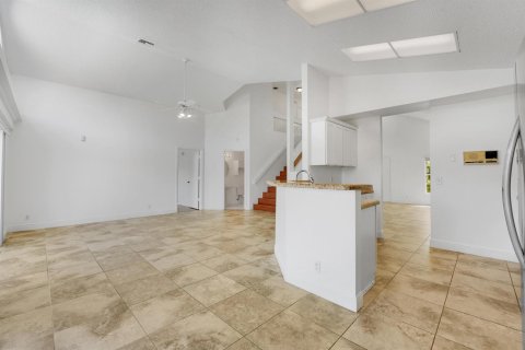 House in West Palm Beach, Florida 4 bedrooms, 195.09 sq.m. № 2244492 - photo 11