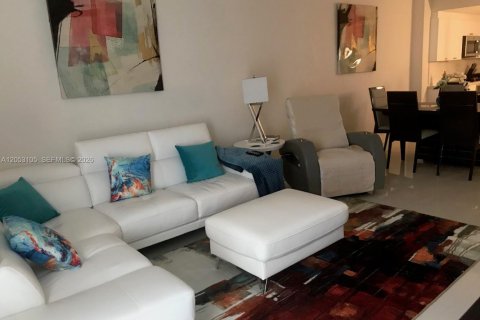 Copropriété à louer à Sunny Isles Beach, Floride: 1 chambre, 92.9 m2 № 2268834 - photo 5