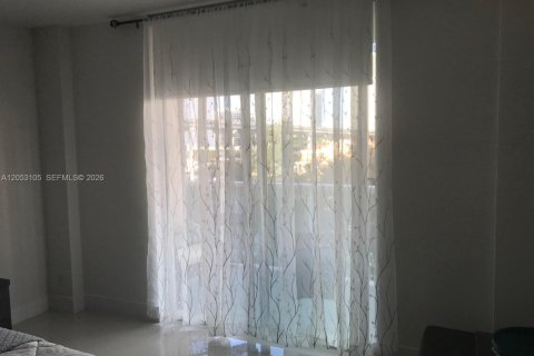 Copropriété à louer à Sunny Isles Beach, Floride: 1 chambre, 92.9 m2 № 2268834 - photo 9