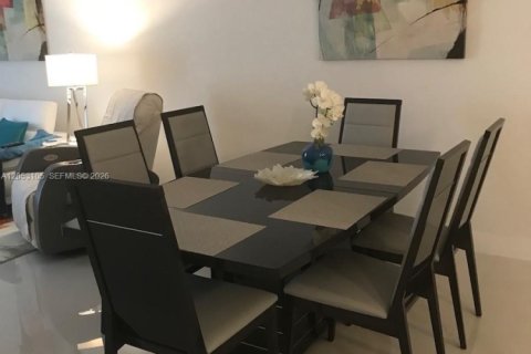 Copropriété à louer à Sunny Isles Beach, Floride: 1 chambre, 92.9 m2 № 2268834 - photo 4