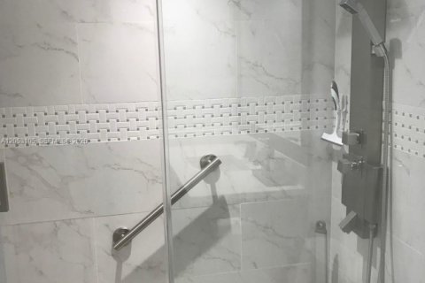 Copropriété à louer à Sunny Isles Beach, Floride: 1 chambre, 92.9 m2 № 2268834 - photo 7