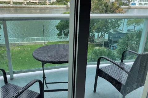Copropriété à louer à Sunny Isles Beach, Floride: 1 chambre, 92.9 m2 № 2268834 - photo 11