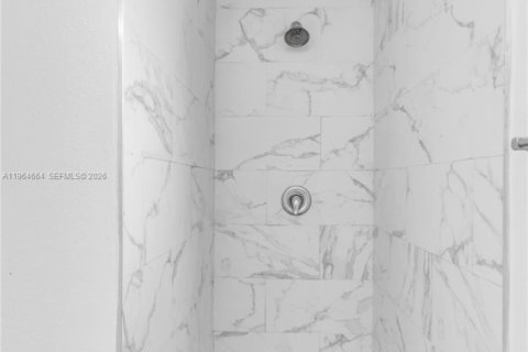 House in Miami, Florida 3 bedrooms, 113.25 sq.m. № 2026096 - photo 26