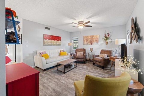 Condo in Tarpon Springs, Florida, 2 bedrooms  № 2233803 - photo 15