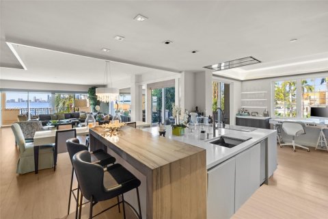 Снять в аренду кондоминиум в Майами-Бич, Флорида 3 спальни, 254.55м2, № 2082480 - фото 13