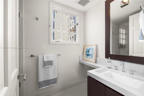 Снять в аренду кондоминиум в Майами-Бич, Флорида 3 спальни, 254.55м2, № 2082480 - фото 27
