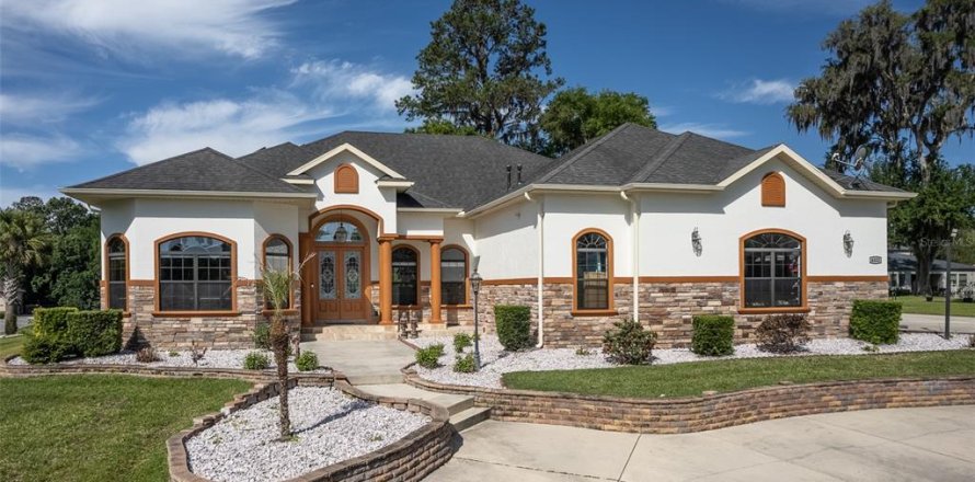 House in BELLECHASE in Ocala, Florida 5 bedrooms, 404.87 sq.m. № 2142987